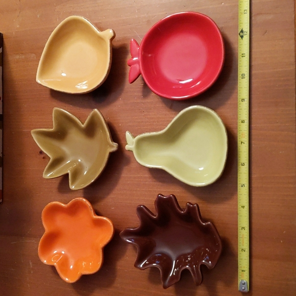 Cute leafs and fruits shape Small Plates Set of 6 in the original box - Picture 4 of 7